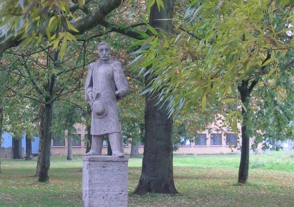 Statue of Pieter Jelles Troelstra