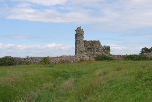 de buitenmuur van Pevensey Castle